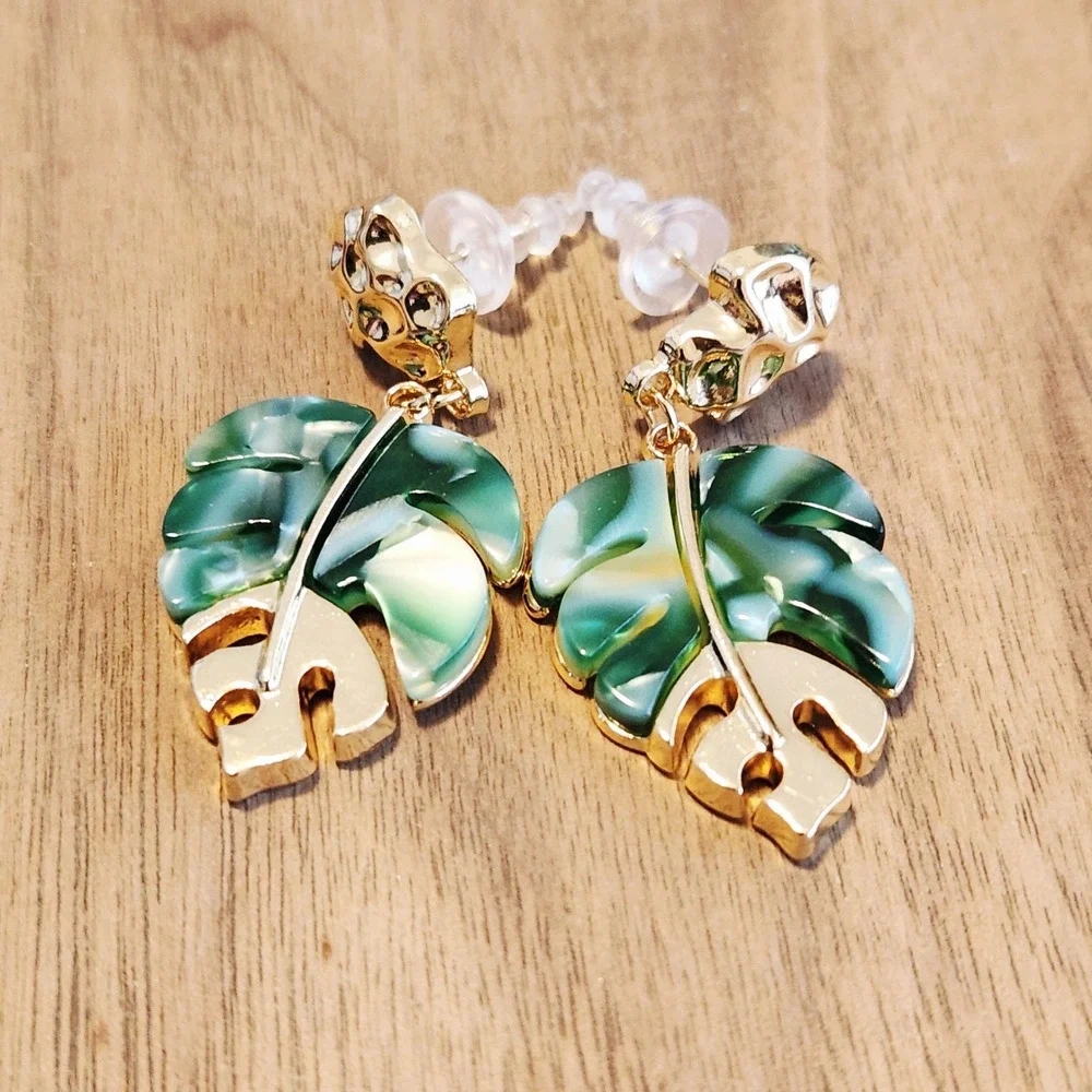 Gold Green Monstera Leaf Drop Earrings Tropical‎ Botanical Resin Marbled Dangle